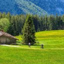 Green countryside scene  screen for extension Chrome web store in OffiDocs Chromium