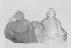 Laden Sie „Gruppe zweier sitzender Figuren“ als kostenloses Foto oder Bild herunter, das mit dem Online-Bildeditor GIMP bearbeitet werden kann