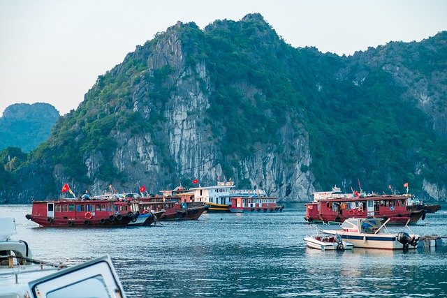 Descargue gratis la imagen gratuita de vietnam de los barcos de la bahía de ha long bay para editar con el editor de imágenes en línea gratuito GIMP