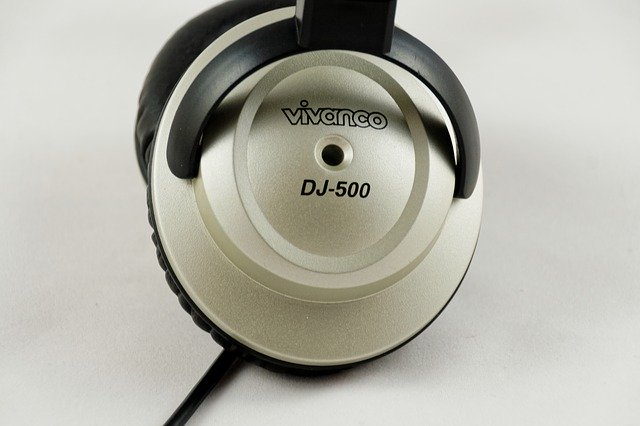 Free graphic headphones dj audio mp3 music to be edited by GIMP free image editor by OffiDocs