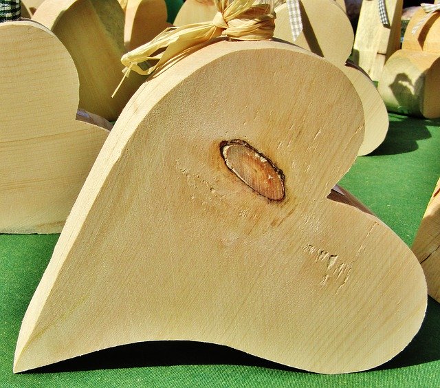Kostenloser Download Heart Love Wood - kostenloses kostenloses Foto oder Bild zur Bearbeitung mit GIMP Online-Bildbearbeitung