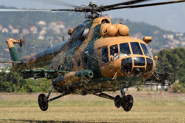 Muat turun percuma gambar percuma penerbangan helikopter mi 17 tentera untuk diedit dengan editor imej dalam talian percuma GIMP