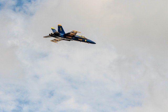 Free download hornet f18 blueangels airshow free picture to be edited with GIMP free online image editor