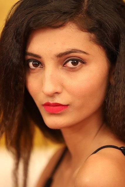 Gratis download Hot Girl Face Eyes Indian Model - gratis foto of afbeelding om te bewerken met GIMP online afbeeldingseditor