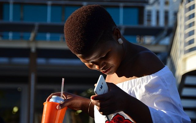 Безкоштовно завантажте Human Black Girl - безкоштовну фотографію чи малюнок для редагування в онлайн-редакторі зображень GIMP