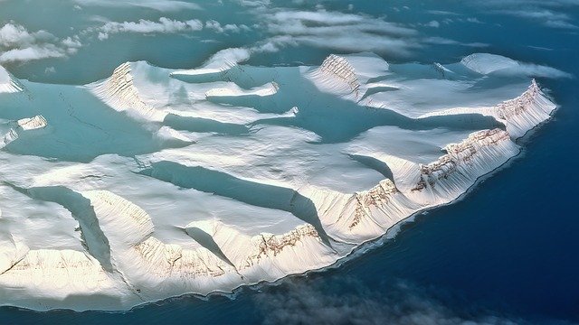تحميل مجاني أيسلندا عرض جوي للجبال والجليد صورة مجانية ليتم تحريرها باستخدام محرر الصور المجاني على الإنترنت GIMP