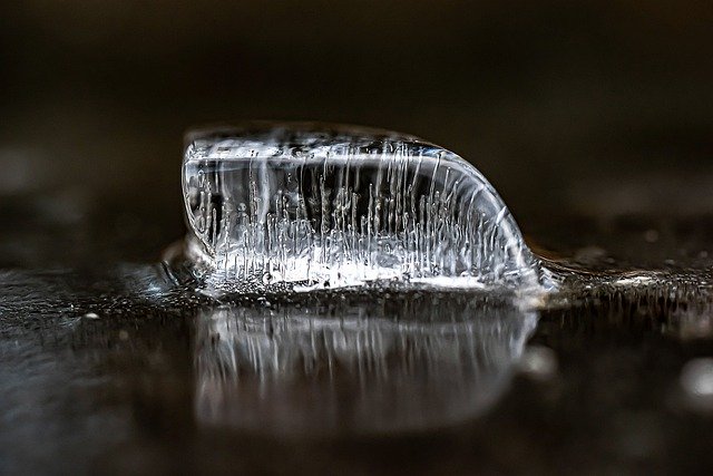 Descărcare gratuită a gheții care se topește apă înghețată la rece gratuită imagine pentru a fi editată cu editorul de imagini online gratuit GIMP