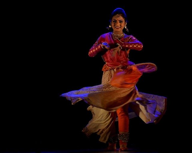 Muat turun percuma gambar percuma tradisional budaya penari India untuk diedit dengan editor imej dalam talian percuma GIMP