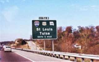 הורדה חינם Interstate 270 North מתקרב ל-I-44 & US 50/Route 366 East exits (1989) תמונה או תמונה בחינם לעריכה עם עורך התמונות המקוון GIMP