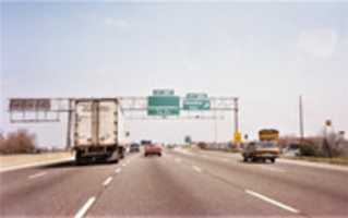 Download gratuito da Interstate 44 East at Exit 286, Hampton Ave exit (1992) foto ou imagem gratuita para ser editada com o editor de imagens on-line do GIMP