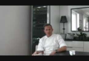 ດາວ​ໂຫຼດ​ຟຣີ Intervju Med Gourmetkocken Simon Laiti ຮູບ​ພາບ​ຟຣີ​ຫຼື​ຮູບ​ພາບ​ທີ່​ຈະ​ໄດ້​ຮັບ​ການ​ແກ້​ໄຂ​ກັບ GIMP ອອນ​ໄລ​ນ​໌​ບັນ​ນາ​ທິ​ການ​ຮູບ​ພາບ