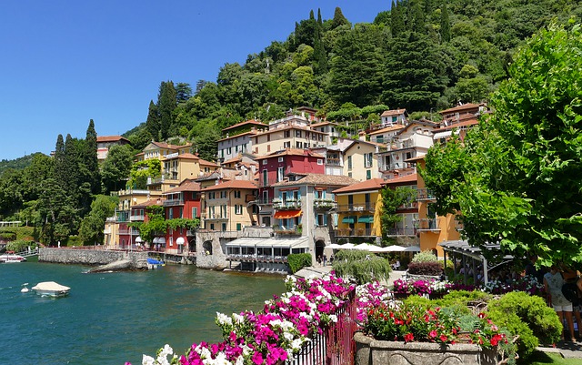 دانلود رایگان عکس دریاچه کومو وارنا ایتالیا به صورت رایگان برای ویرایش با ویرایشگر تصویر آنلاین رایگان GIMP