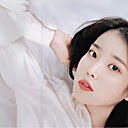 IU in a pink blouse  screen for extension Chrome web store in OffiDocs Chromium