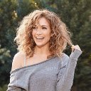 Jennifer Lopez Chrome Theme  screen for extension Chrome web store in OffiDocs Chromium