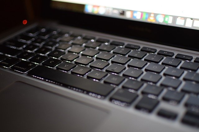 Free graphic keyboard laptop computer apple ios to be edited by GIMP free image editor by OffiDocs