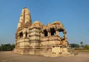 Téléchargez gratuitement une photo ou une image gratuite de Khajuraho Dulhadeo Shiva Temple à modifier avec l'éditeur d'images en ligne GIMP