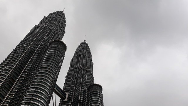 הורדה חינם של klcc malaysia tall kuala asia תמונה בחינם לעריכה עם עורך תמונות מקוון בחינם של GIMP