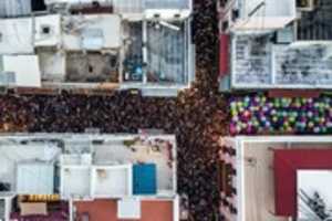 Free download La Calle Fortaleza durante las protestas RickyRenuncia free photo or picture to be edited with GIMP online image editor
