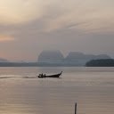 Lake and mountains at dawn  screen for extension Chrome web store in OffiDocs Chromium