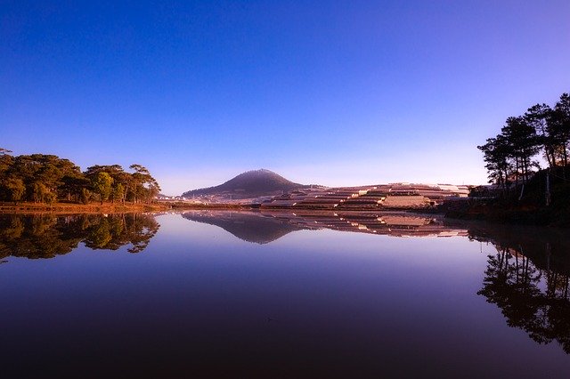 تنزيل صورة مجانية لخلفية بحيرة دا لات الفجر في السماء ليتم تحريرها باستخدام محرر الصور المجاني عبر الإنترنت من برنامج جيمب