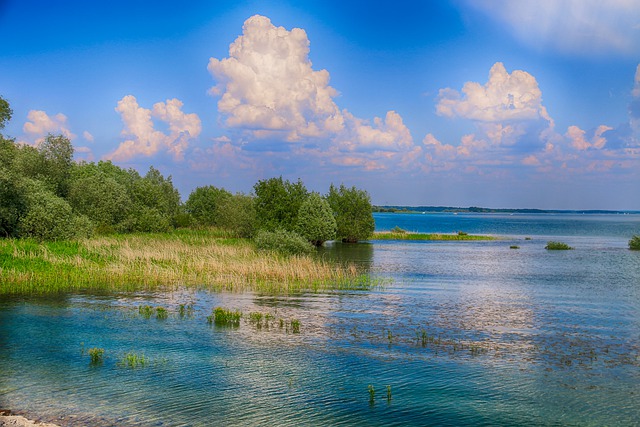Muat turun percuma gambar tasik landskap mendung air untuk diedit dengan editor imej dalam talian percuma GIMP
