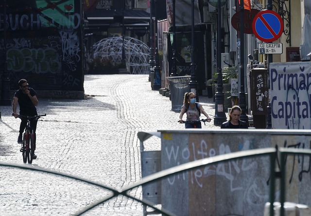 دانلود رایگان عکس منظره مردم شهری که با ویرایشگر تصویر آنلاین رایگان GIMP ویرایش می شود