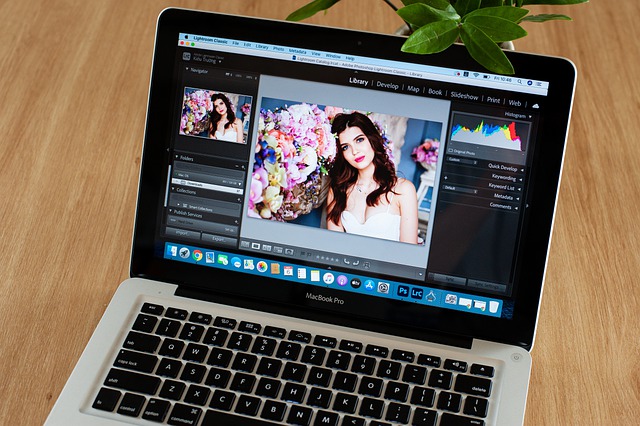 Free download laptop display screen desk device free picture to be edited with GIMP free online image editor