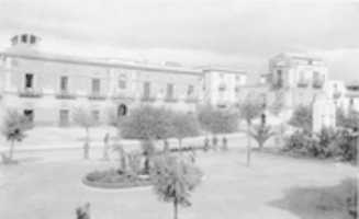 Free download Leonforte - Piazza IV Novembre - Anni 50 free photo or picture to be edited with GIMP online image editor