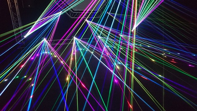 Kostenloser Download Lightshow Laser Music Festival Kostenloses Bild, das mit dem kostenlosen Online-Bildeditor GIMP bearbeitet werden kann