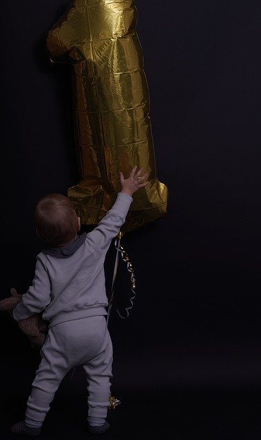 تنزيل صورة مجانية للصبي الصغير البالغ من العمر عام واحد ليتم تحريرها باستخدام محرر الصور المجاني على الإنترنت من GIMP