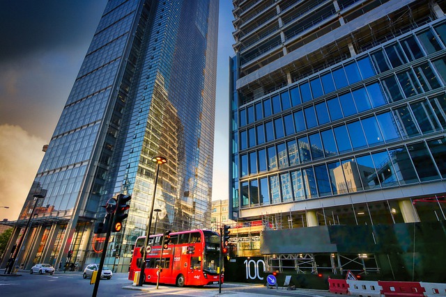 Descargue gratis la imagen gratuita de los edificios de tráfico de Londres para editar con el editor de imágenes en línea gratuito GIMP