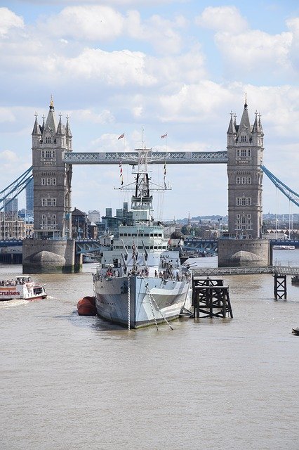 Baixe gratuitamente a imagem gratuita de Londres, Reino Unido, Great Tower Bridge HMS para ser editada com o editor de imagens on-line gratuito do GIMP