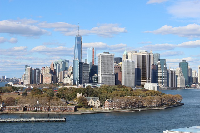 免费下载曼哈顿纽约天际线免费图片，使用 GIMP 免费在线图像编辑器进行编辑