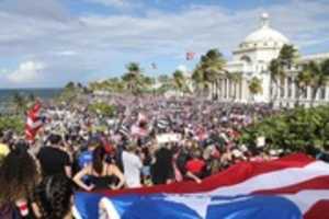 ดาวน์โหลดรูปภาพหรือรูปภาพฟรีของ Marcha en el Capitolio เพื่อแก้ไขด้วยโปรแกรมแก้ไขรูปภาพออนไลน์ GIMP