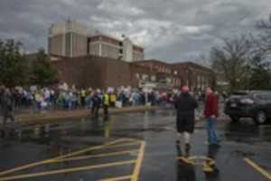 ดาวน์โหลดฟรี March for Equality and Social Justice Murray Kentucky ฟรีรูปภาพหรือรูปภาพที่จะแก้ไขด้วยโปรแกรมแก้ไขรูปภาพออนไลน์ GIMP