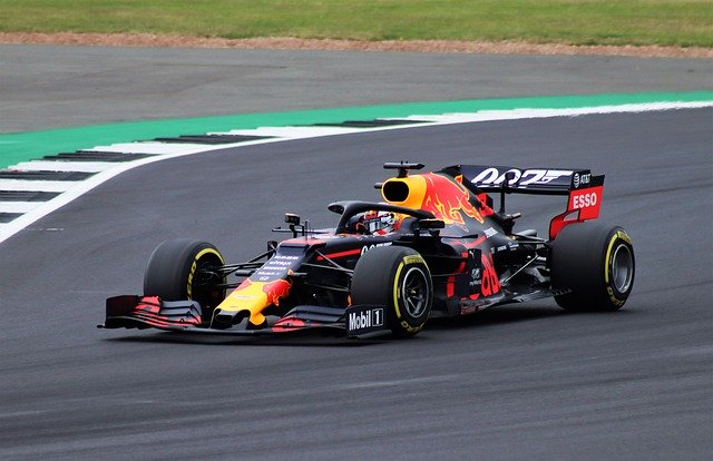 Muat turun percuma gambar percuma max verstappen red bull f1 untuk diedit dengan editor imej dalam talian percuma GIMP