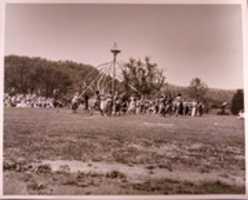 免费下载 Maypole, Sweet Briar College 免费照片或图片，使用 GIMP 在线图像编辑器进行编辑