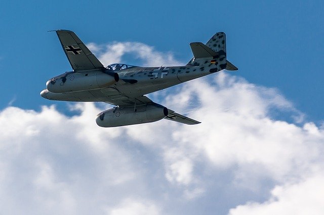 Free download messerschmid me 262 ww2 planes free picture to be edited with GIMP free online image editor