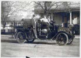ดาวน์โหลดฟรี Metropolis IL Illinois Fire Department International 1921 ~ Fire Engine รูปถ่ายหรือรูปภาพฟรีที่จะแก้ไขด้วยโปรแกรมแก้ไขรูปภาพออนไลน์ GIMP