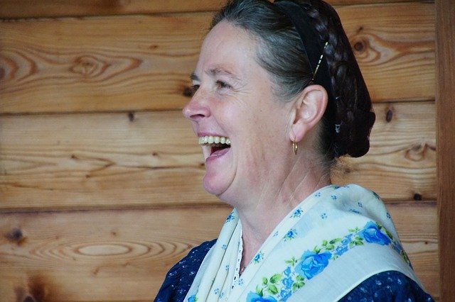 دانلود رایگان عکس اواسط آگوست شادی زن برای ویرایش با ویرایشگر تصویر آنلاین رایگان GIMP