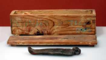 Free download Miniature coffin for funerary figurine of queen Neferu free photo or picture to be edited with GIMP online image editor