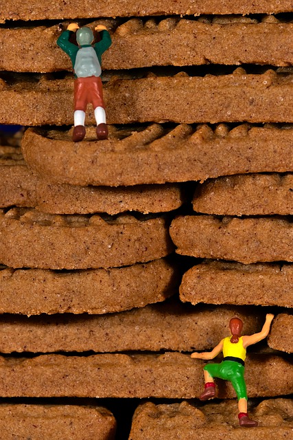 Free download miniature figures climber climb free picture to be edited with GIMP free online image editor