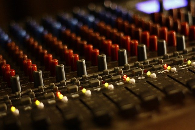 Descărcare gratuită echipament audio mixer dj imagine gratuită pentru a fi editată cu editorul de imagini online gratuit GIMP