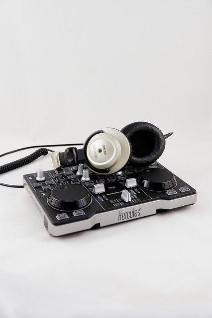 ດາວ​ໂຫຼດ​ຟຣີ headphones mixer ສຽງ​ຮູບ​ພາບ​ທີ່​ບໍ່​ເສຍ​ຄ່າ​ທີ່​ຈະ​ໄດ້​ຮັບ​ການ​ແກ້​ໄຂ​ທີ່​ມີ GIMP ບັນນາທິການ​ຮູບ​ພາບ​ອອນ​ໄລ​ນ​໌​ຟຣີ​