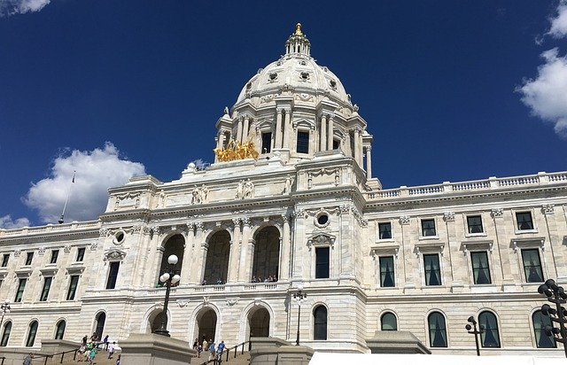 Безкоштовно завантажте mn State Capitol golden quadriga безкоштовне зображення для редагування за допомогою безкоштовного онлайн-редактора зображень GIMP