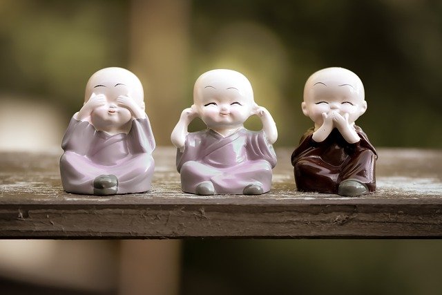 Descărcare gratuită figurine călugăr figurine nu aud imagine gratuită pentru a fi editată cu editorul de imagini online gratuit GIMP