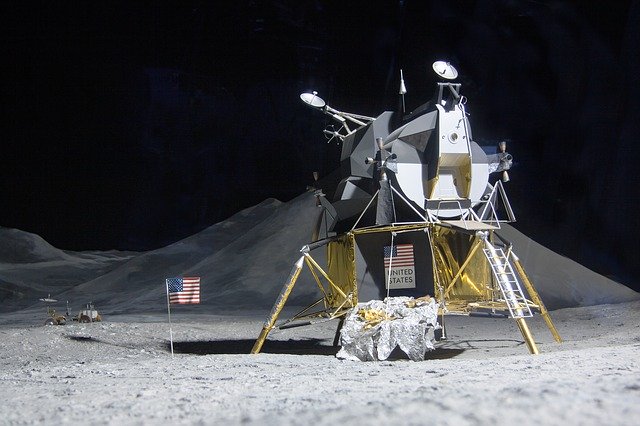Free download moon landing lunar module eagle free picture to be edited with GIMP free online image editor