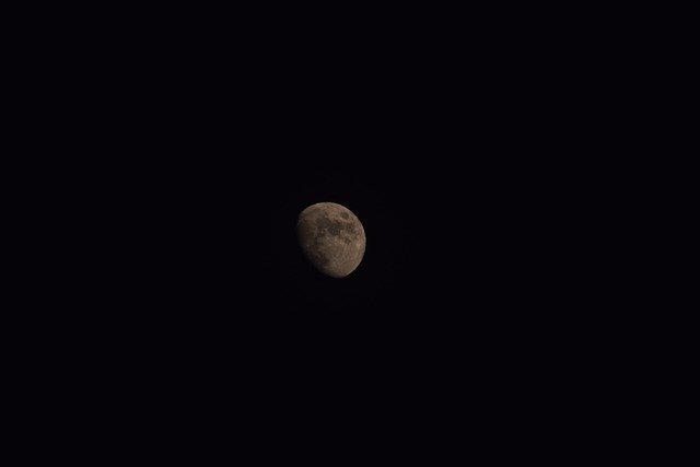 הורדה חינם ירח לוויין אסטרונומיה שמיים לילה תמונה בחינם לעריכה עם עורך תמונות מקוון בחינם של GIMP