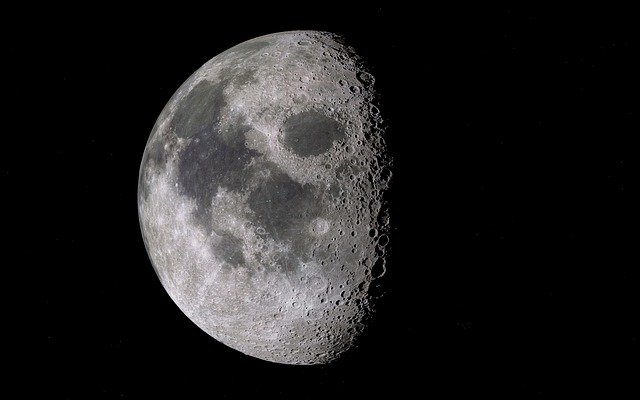 Scarica gratis l'immagine gratuita del cielo del cratere dello spazio del satellite lunare da modificare con l'editor di immagini online gratuito GIMP