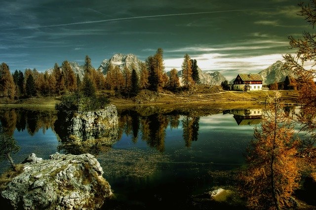 Kostenloser Download Bergsee Croda da Lago Kostenloses Bild zur Bearbeitung mit dem kostenlosen Online-Bildeditor GIMP